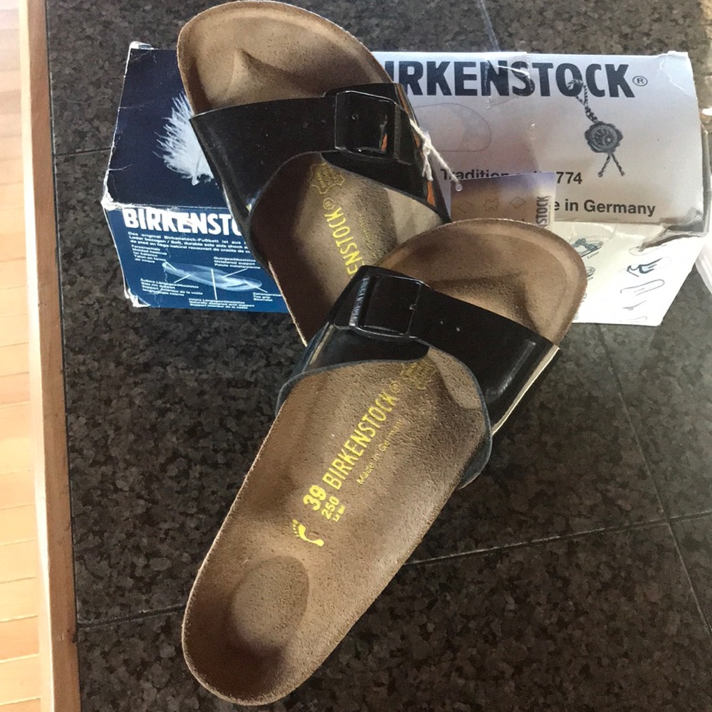 Brand new Madrid black sandal